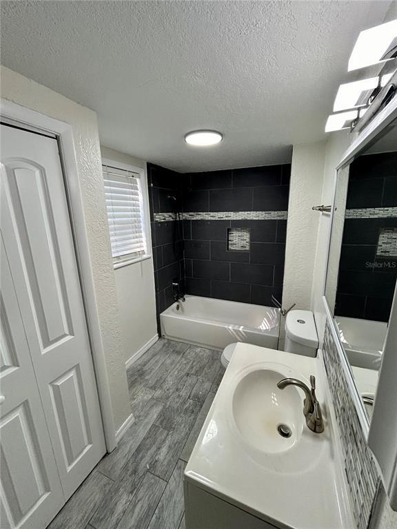 Building Photo - 18812 Carr Dr