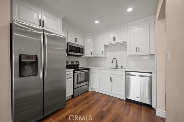 Building Photo - 300 Cagney Ln