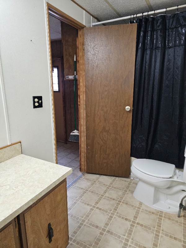 Building Photo - 914 5th St E