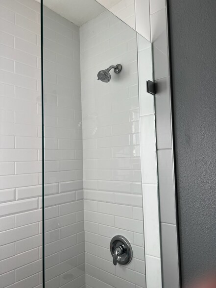 Building Photo - 1342 W 29th St