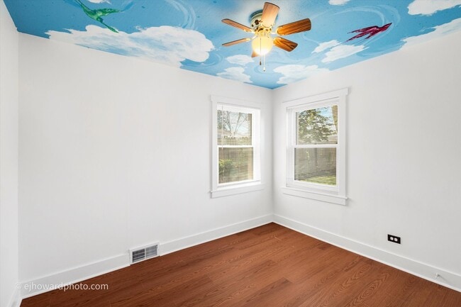 Building Photo - 804 S President St