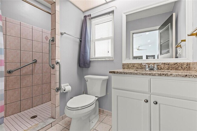 Building Photo - 9447 Ashley Dr