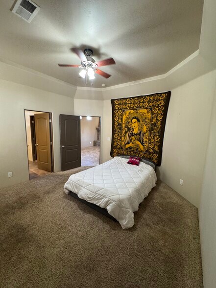 Building Photo - 4600 6th St NW