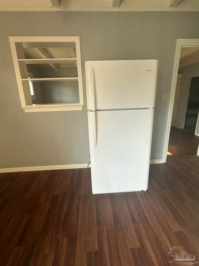 Building Photo - 226 Emerald Ave