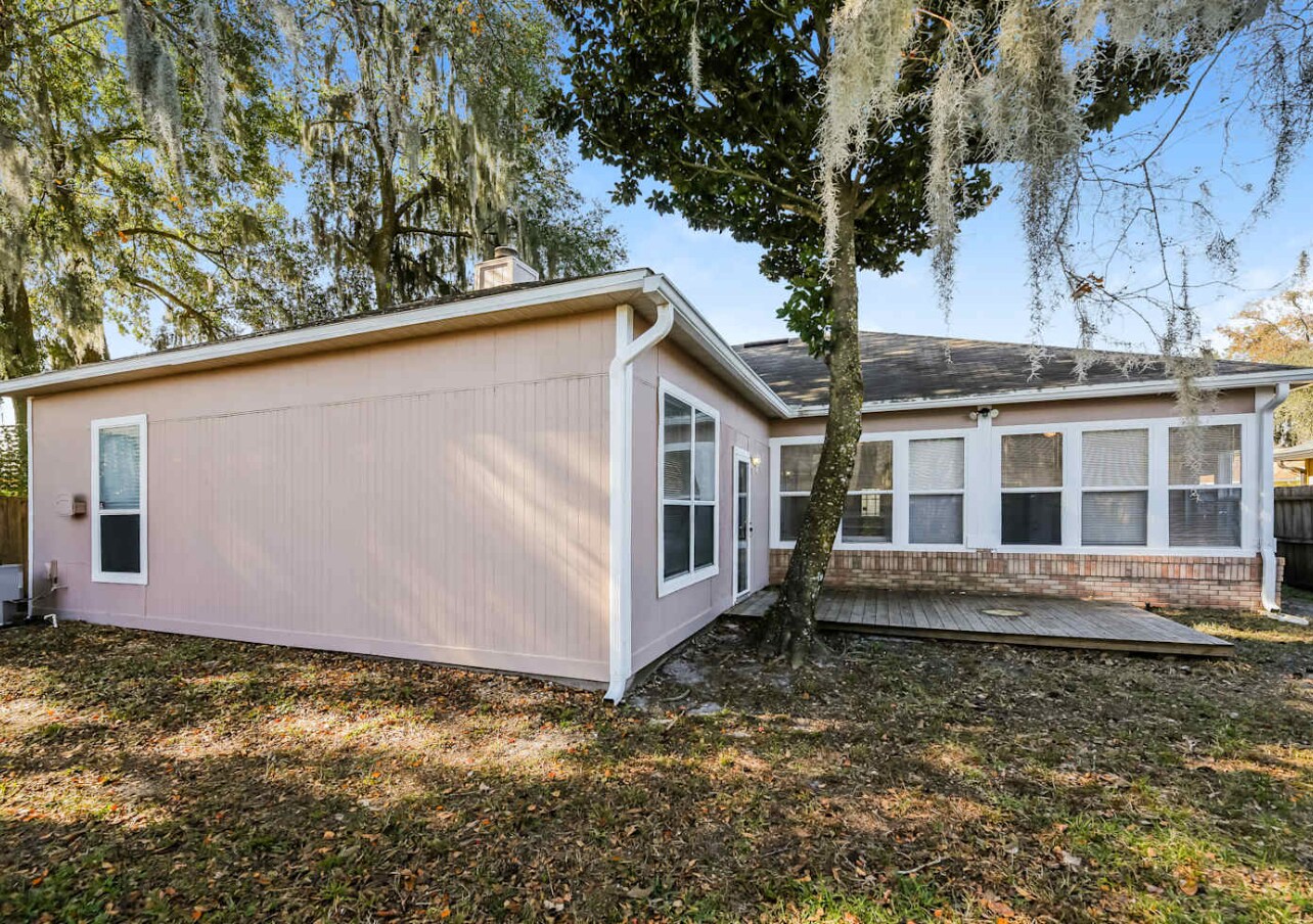 Building Photo - 4592 Misty Dawn Ct N