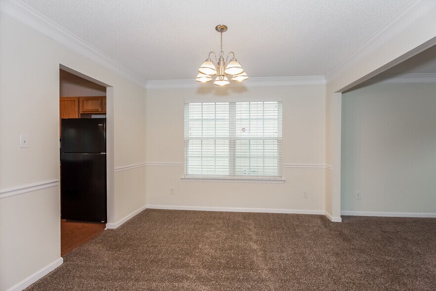 Building Photo - 2033 Stargrass Ct