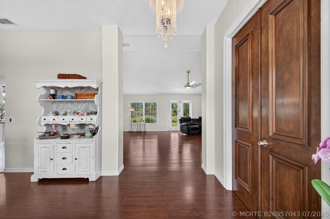 Building Photo - 5758 Benbow Ct