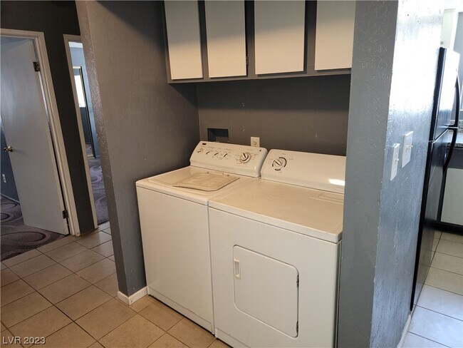 Building Photo - 5335 Mancos Ct