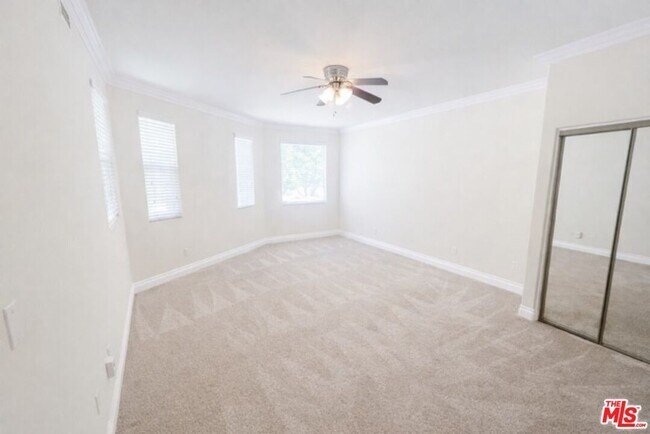 Building Photo - 1101 East Ave