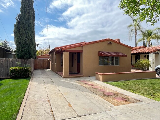 Primary Photo - Adorable Spanish Style 2 Bed 1 Bath Home i...
