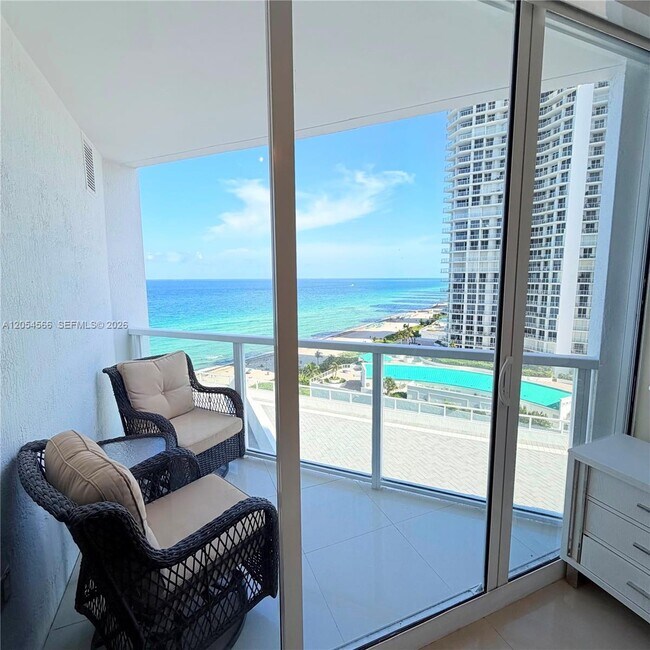 Building Photo - 16699 Collins Ave