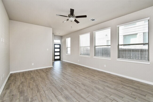 Building Photo - 939 Malibu Shr Ln