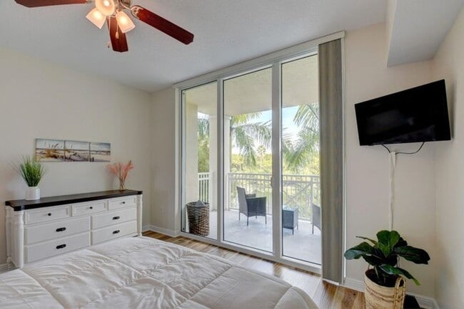 Building Photo - 350 N Federal Hwy