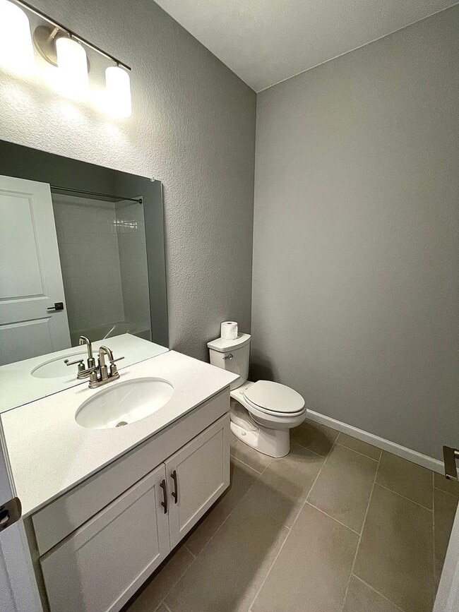 Building Photo - Incredible 3 bed/2 bath home in Fort Collins!