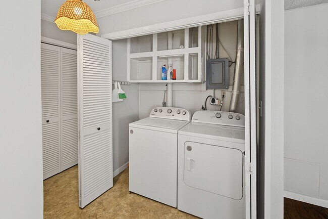 Building Photo - Spacious 3-Bedroom, 2-Bath Home for Rent in Urbana