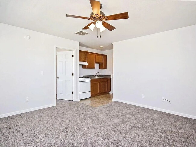 Building Photo - "Chic & Cozy 1-Bedroom Retreat in San Marcos – Ideal 500 Sq Ft Living!"