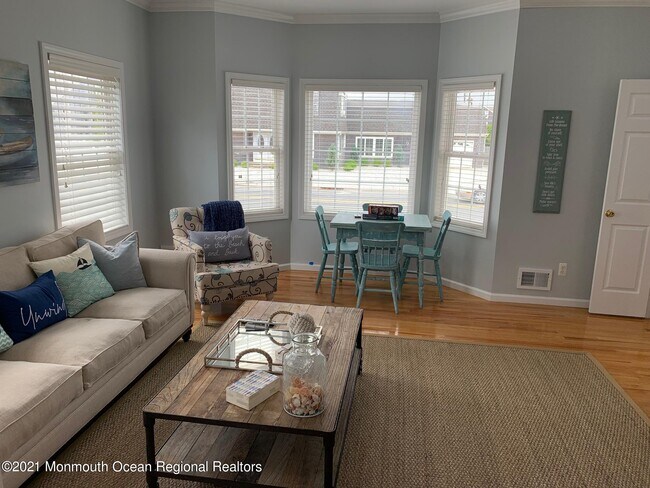 Building Photo - 979 Ocean Ave