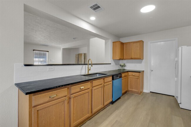 Building Photo - 18446 Westgate Springs Ln