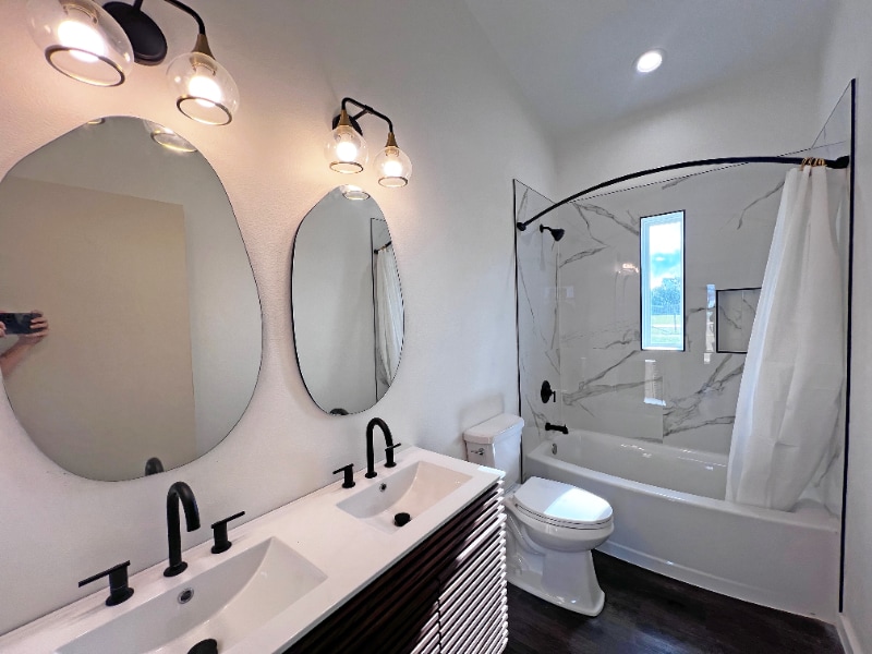 Building Photo - 2351 W Market St