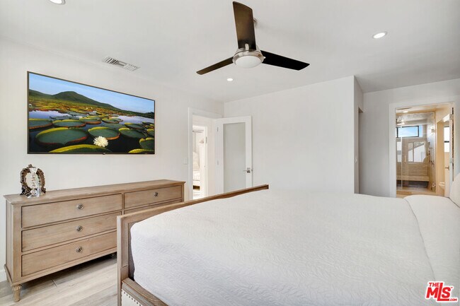 Building Photo - 6324 Geyser Ave