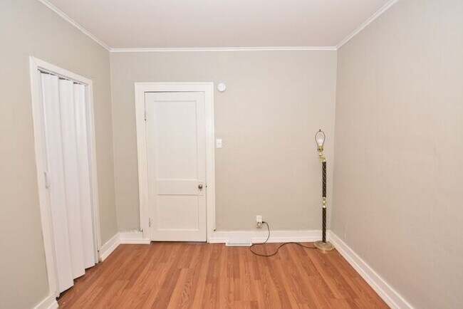 Building Photo - Mishawaka- near Bethel University, shoppin...