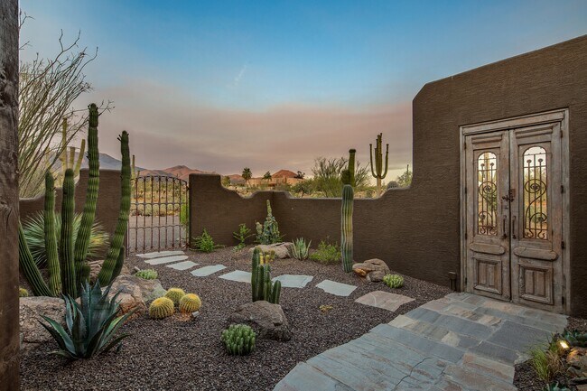Building Photo - 6200 E Cielo Run N