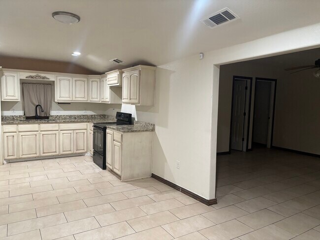 Building Photo - 609 Fay Blvd