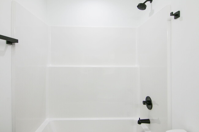 Building Photo - 4039 Cedar Fls Ln