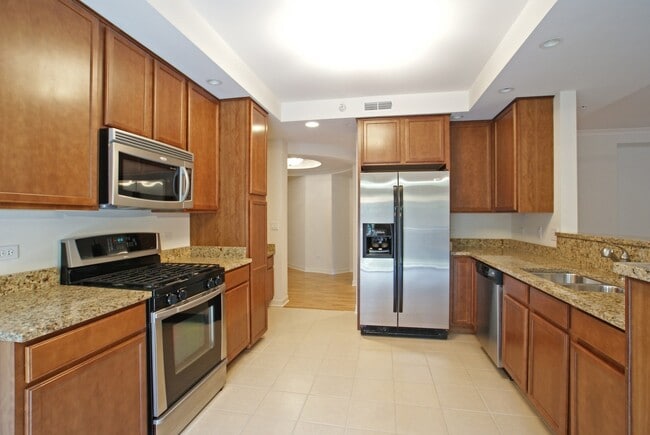 Building Photo - 425 Benjamin Dr