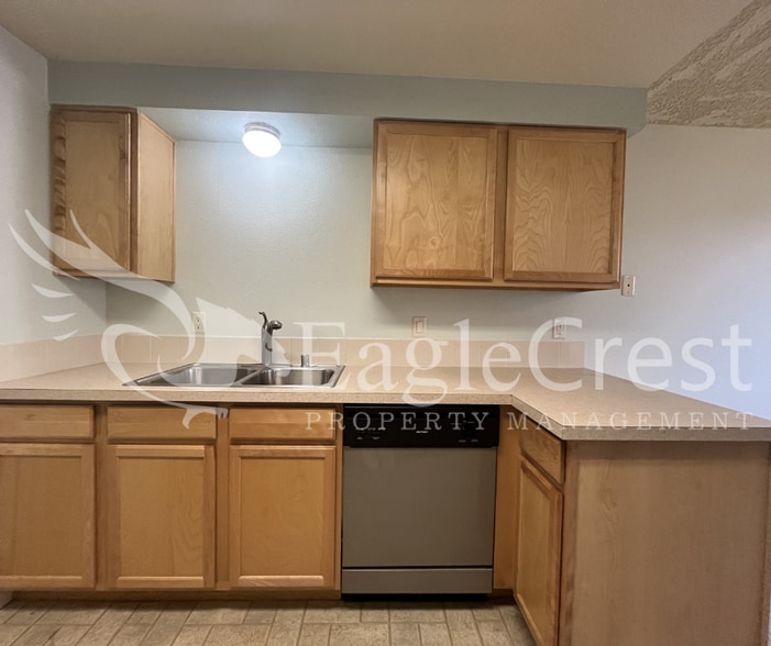 Building Photo - Availability at the Vineyards! 2 Bedroom 2 Bath ~ 2nd Floor Apartment **$200.00 Off 2nd Months Re...