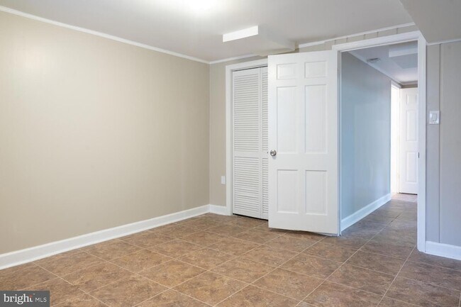 Building Photo - 3903 Fairview Dr