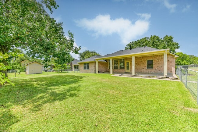 Building Photo - 2401 Woody Rd
