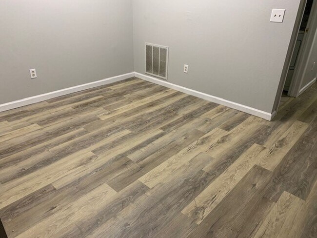 Building Photo - 4654 White Rock Cir