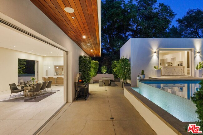 Building Photo - 3542 Knobhill Dr