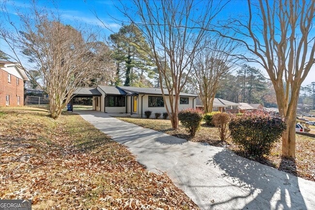 Building Photo - 2142 Cloverdale Dr SE