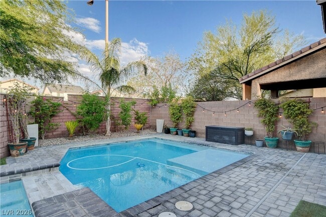 Building Photo - 10400 Raining Sky St