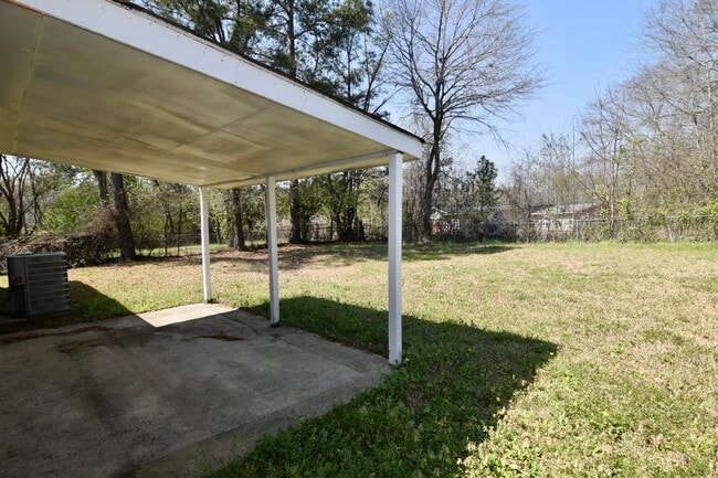 Building Photo - Coming Soon: Charming 3BR/2BA Home You Don’t Want to Miss!