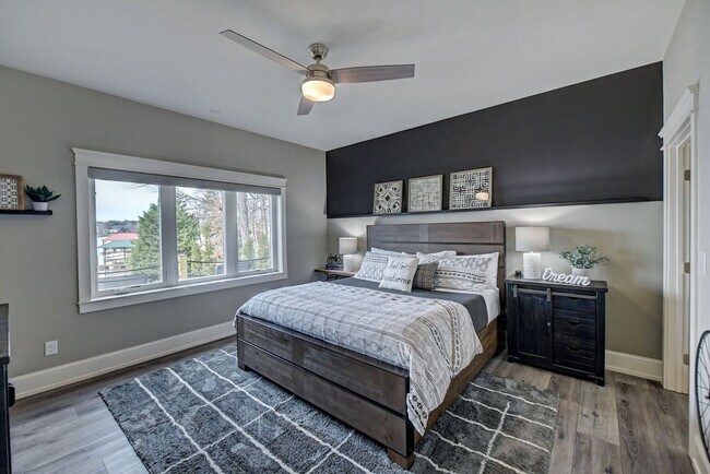 Building Photo - 136 Bridlewood Dr