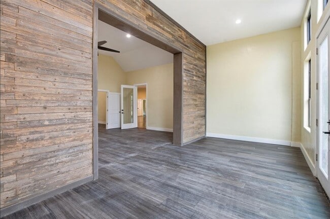 Building Photo - 17621 Stacey Ln