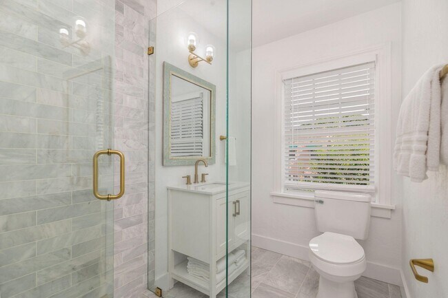 Building Photo - 3020 Vincent Rd