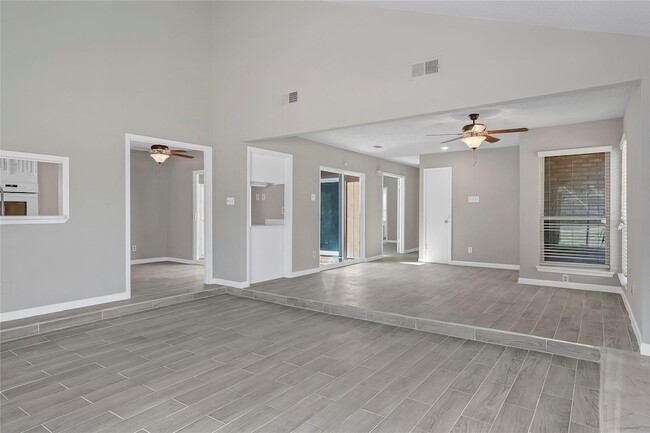 Building Photo - 9724 Summerwood Cir