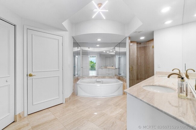 Building Photo - 3720 S Ocean Blvd