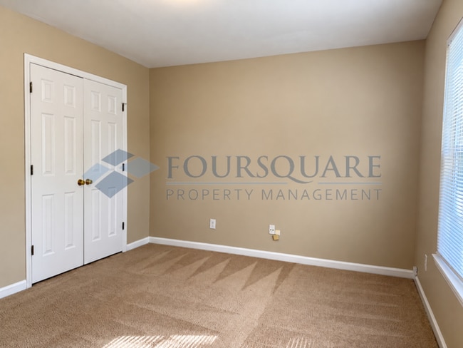 Building Photo - Inviting Townhome with En-Suite Secondary Bedroom, Back Patio & Community Pool – Raleigh Location