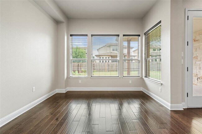 Building Photo - 5009 Mandevilla Dr