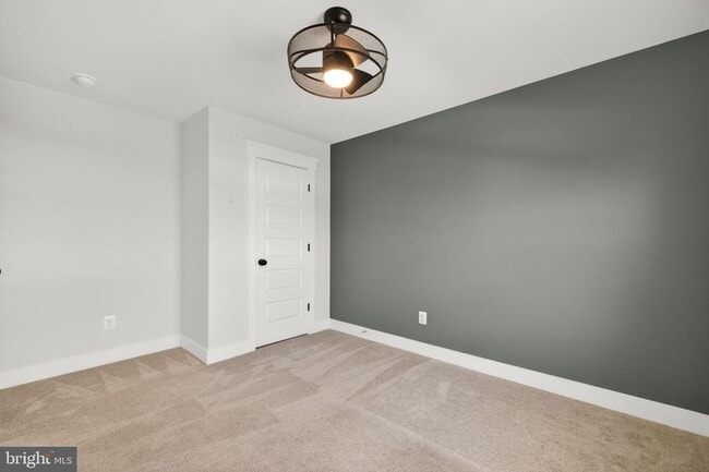 Building Photo - 513 Parkland Dr