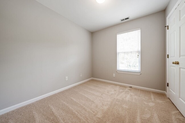 Building Photo - Available Early June! Renovated 3 bedroom 2.5 bath End Unit in NE Raleigh