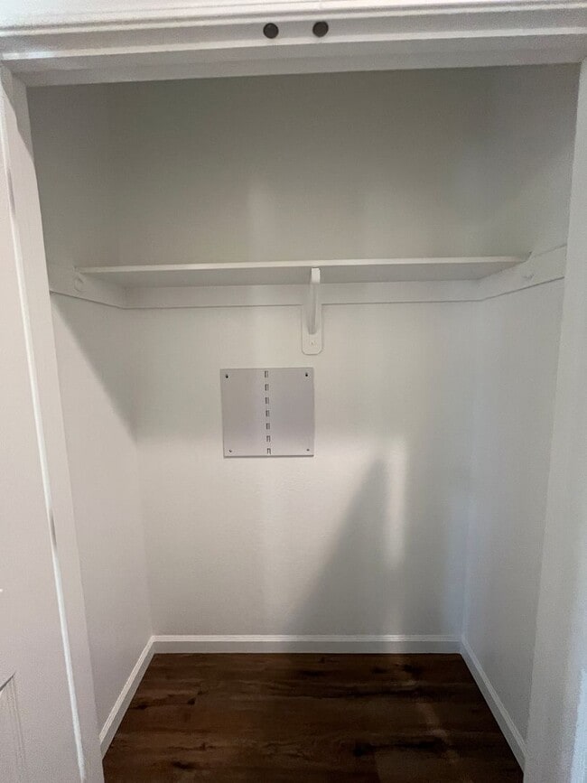 Building Photo - 4267