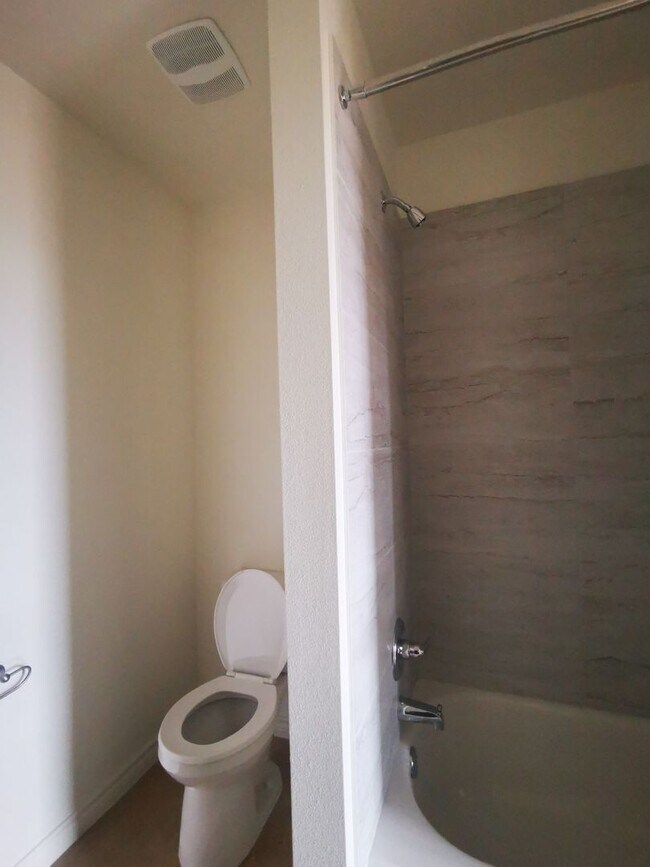 Building Photo - P2-2306 Duntov Drive Temple, TX 76504