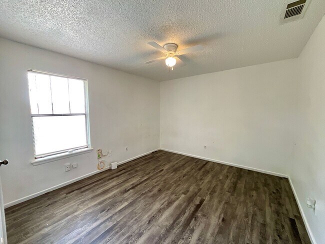 Building Photo - 6108 37th St