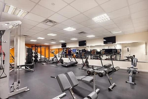 Building Photo - 50 Franklin St